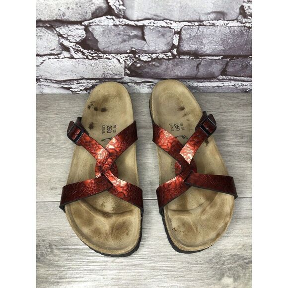 Birkenstock Birki’s Red Patent Leather Croc Cork Strap Sandals Women Sz 39EU/8US - Picture 12 of 16